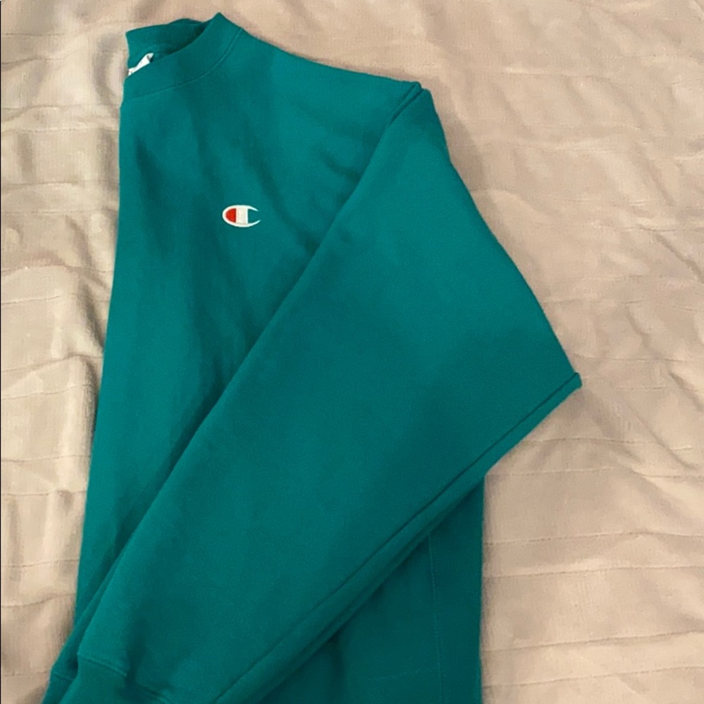 Barely worn Champion sweatshirt.